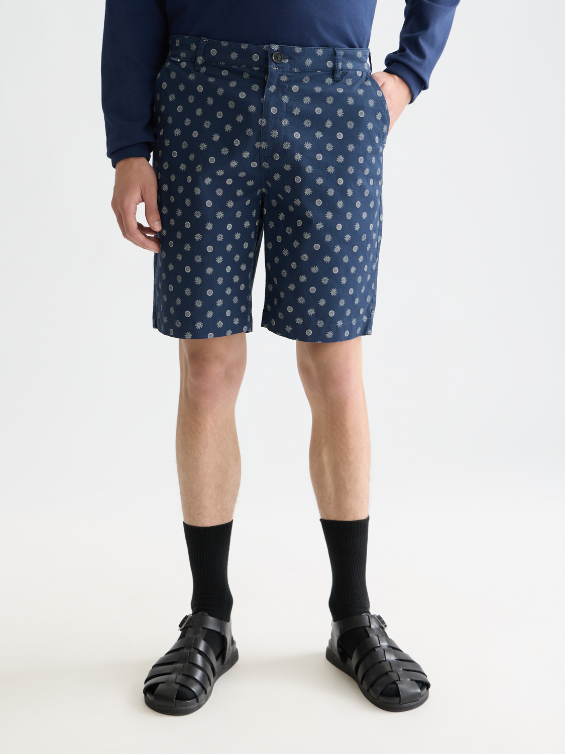 Scotch & Soda Stuart chino shorts in khaki, featuring a slim fit design with front pockets and a casual style.