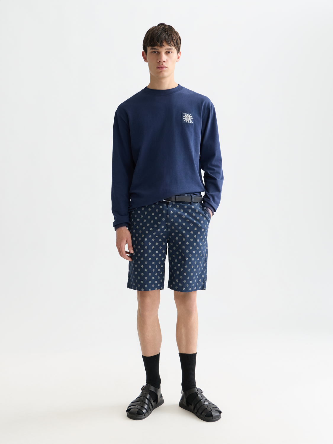 Scotch & Soda Stuart chino shorts in beige, front view showing tailored fit and classic design, casual men's summer shorts.
