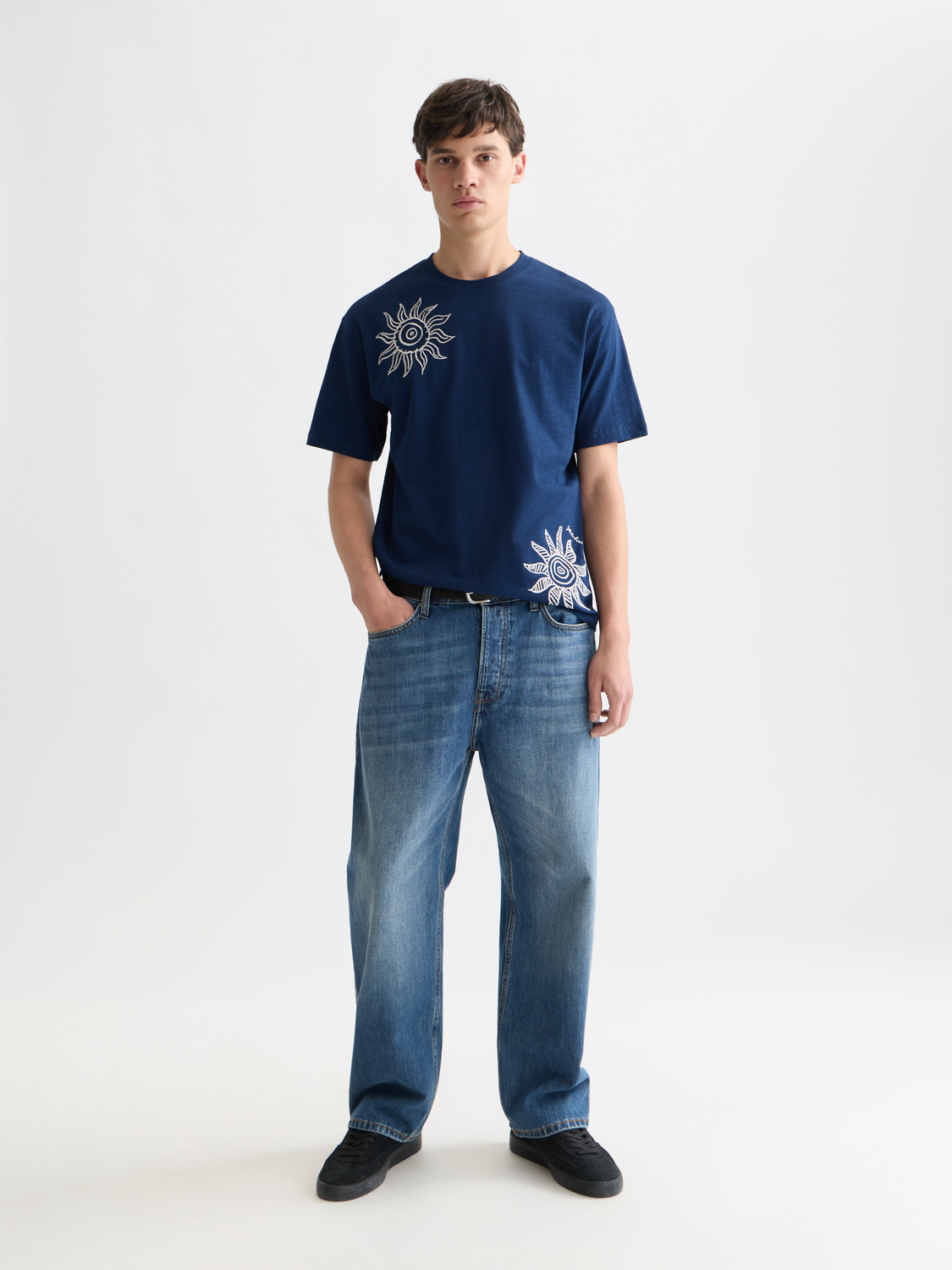 Scotch & Soda artwork T-shirt with short sleeves, featuring a colorful graphic design on a casual cotton tee.