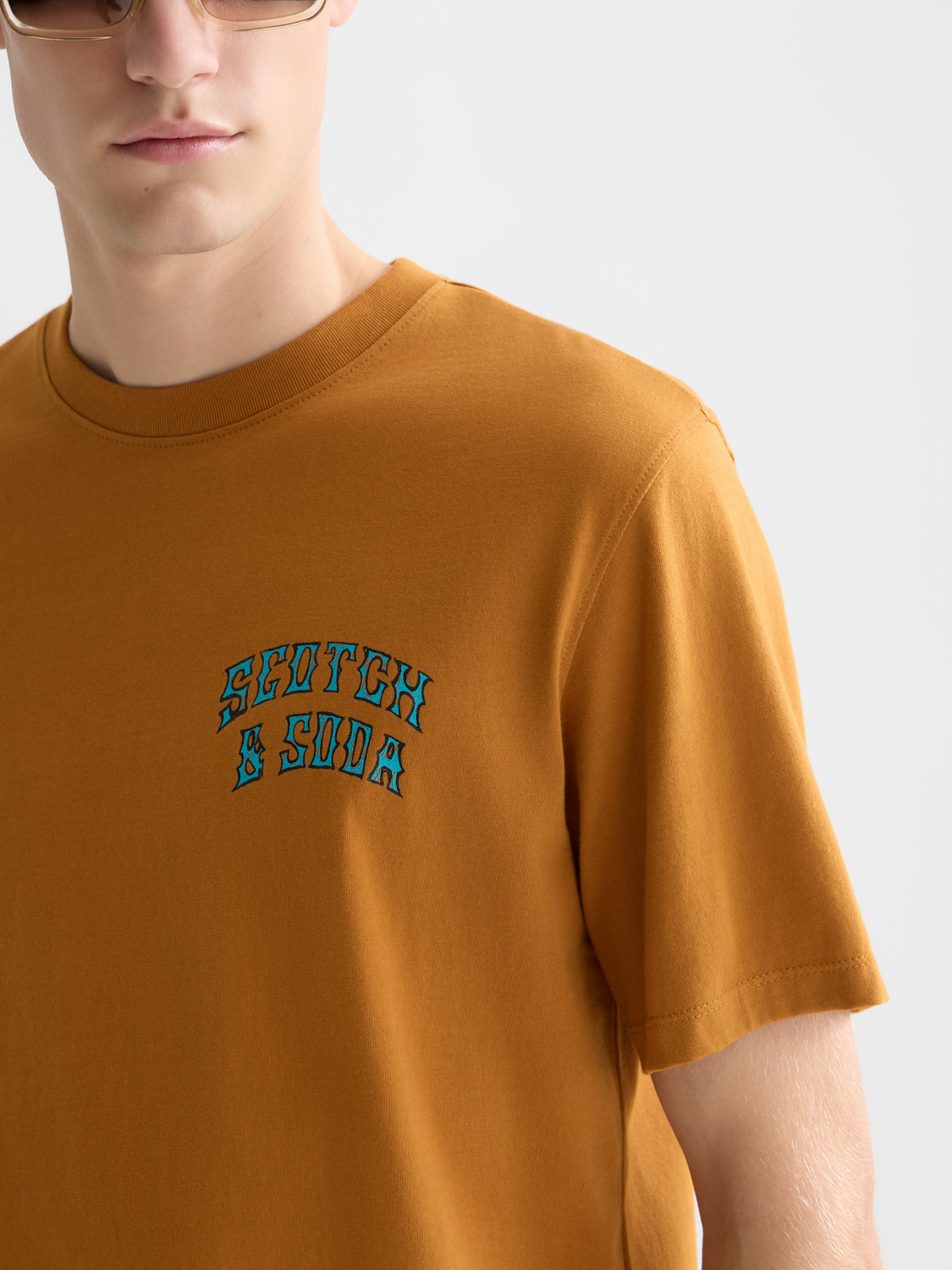 Scott & Soda artwork T-shirt, short-sleeve casual tee with colorful graphic design on front, made from soft fabric.