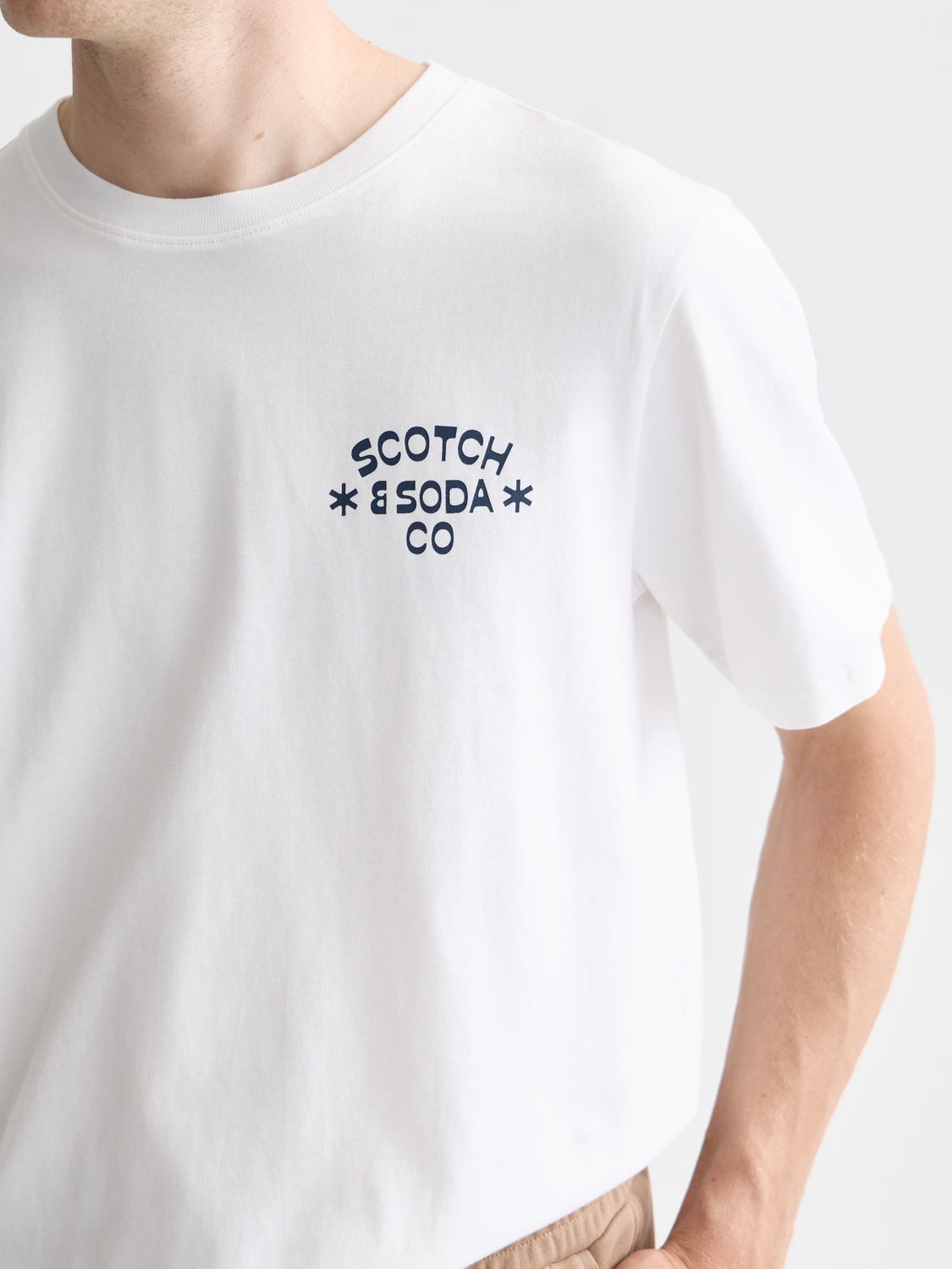 SCOTCH & SODA logo T-shirt, short sleeve cotton tee with bold logo design, casual men's or women's apparel.