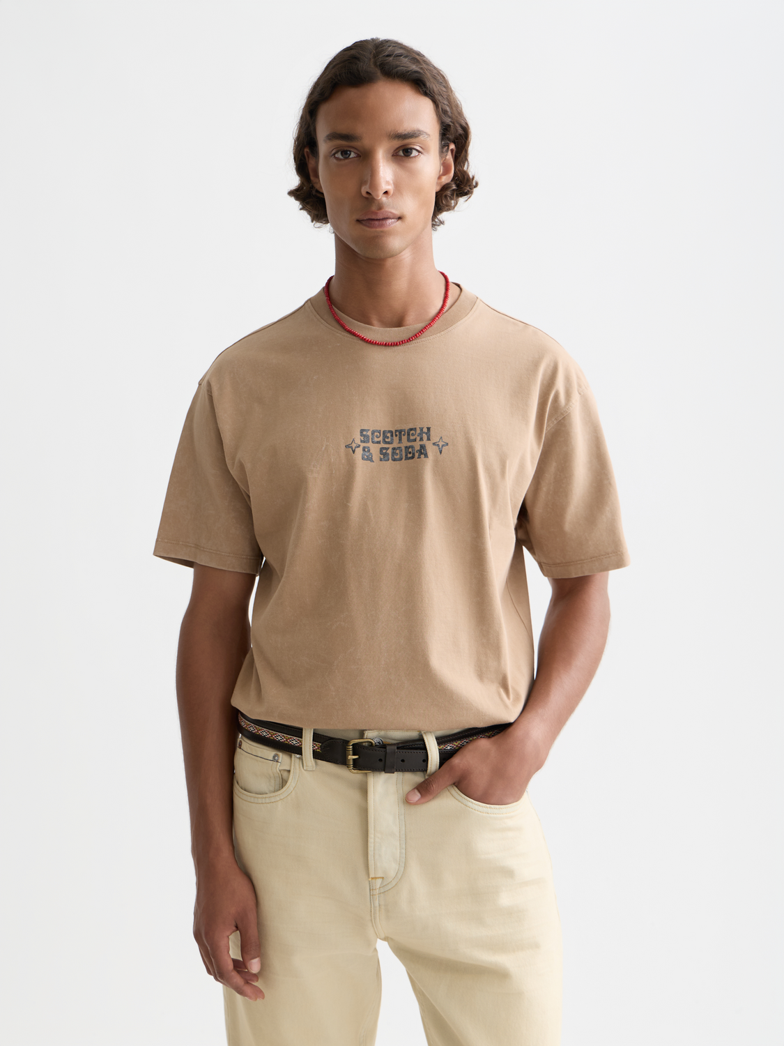 Short sleeve Scotch & Soda logo T-shirt with front graphic, casual fit, in soft fabric, perfect for everyday wear.