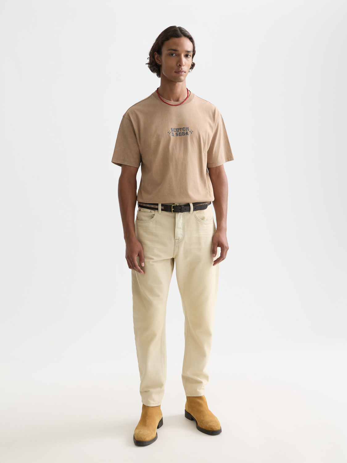 Short sleeve Scotch & Soda logo t-shirt with front graphic, casual fit, made of soft cotton fabric.