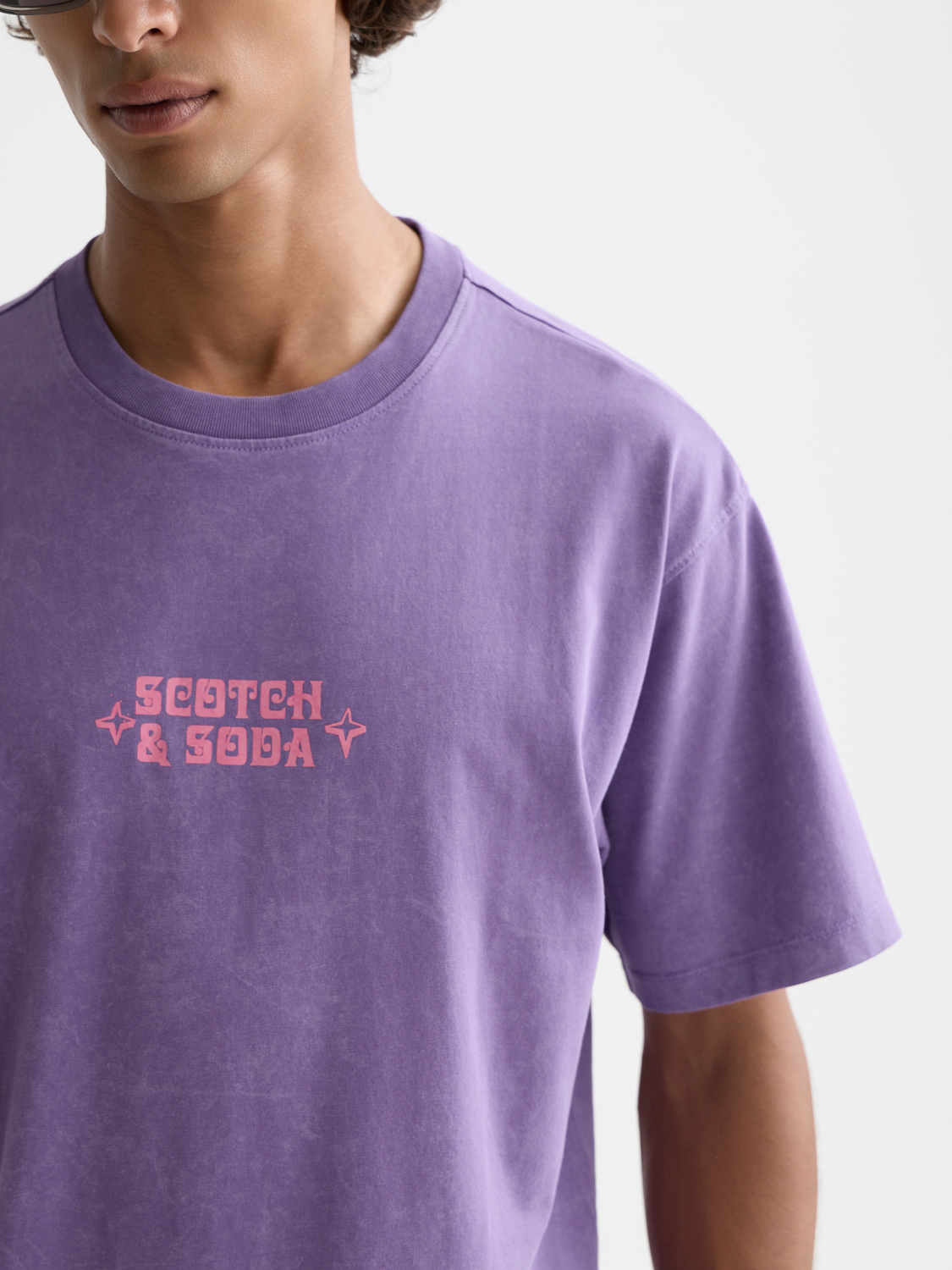 SCOTCH & SODA logo T-shirt, short-sleeve tee with graphic logo design on front, casual everyday wear.