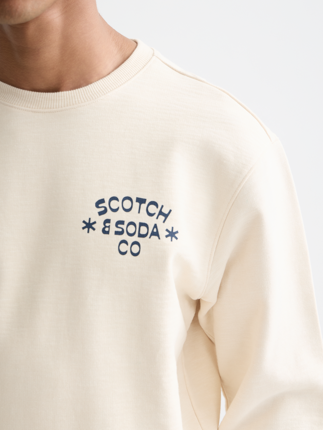 SCOTCH & SODA logo sweatshirt, casual gray sweatshirt with brand logo on front, soft fabric and comfortable fit.
