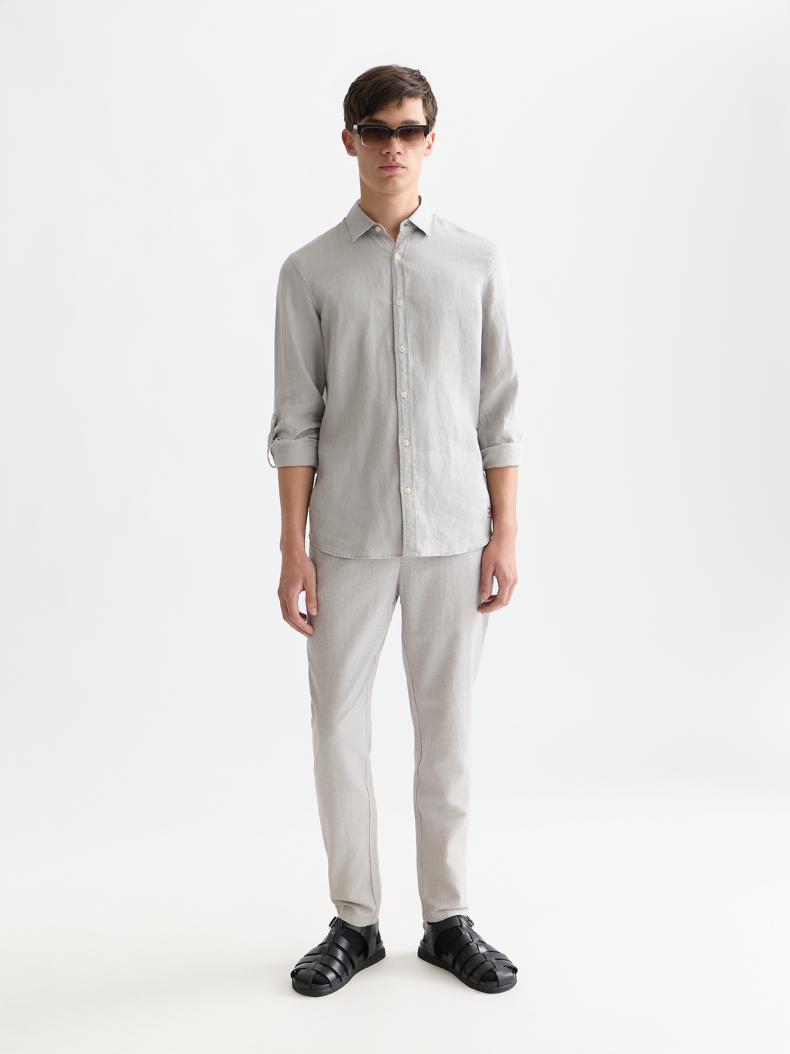 Long sleeve linen shirt by Scotch & Soda, featuring a lightweight, breathable fabric in a relaxed fit with a classic collar.