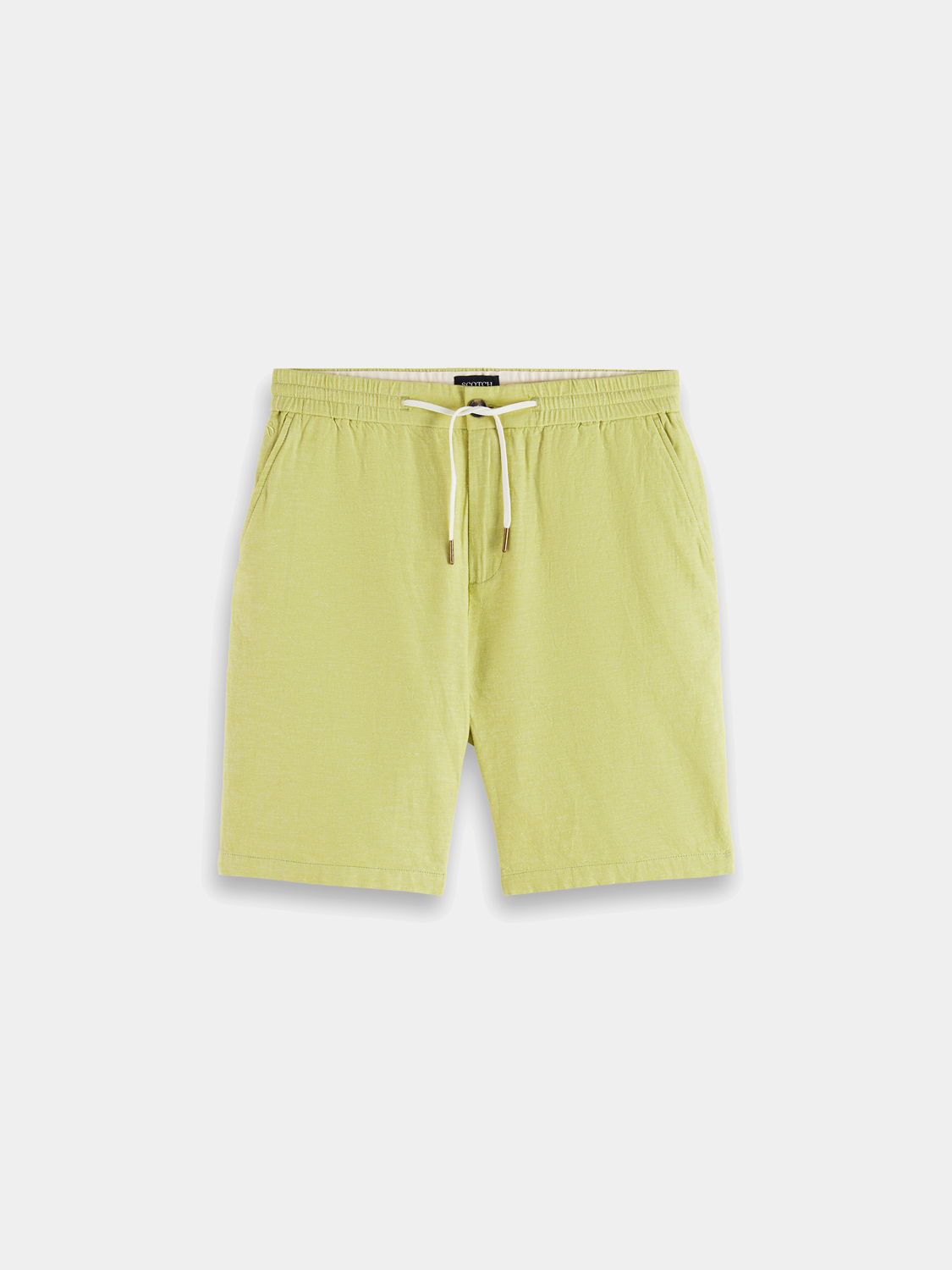 Light beige Scotch & Soda cotton-linen shorts with a relaxed fit and side pockets, perfect for casual summer wear.