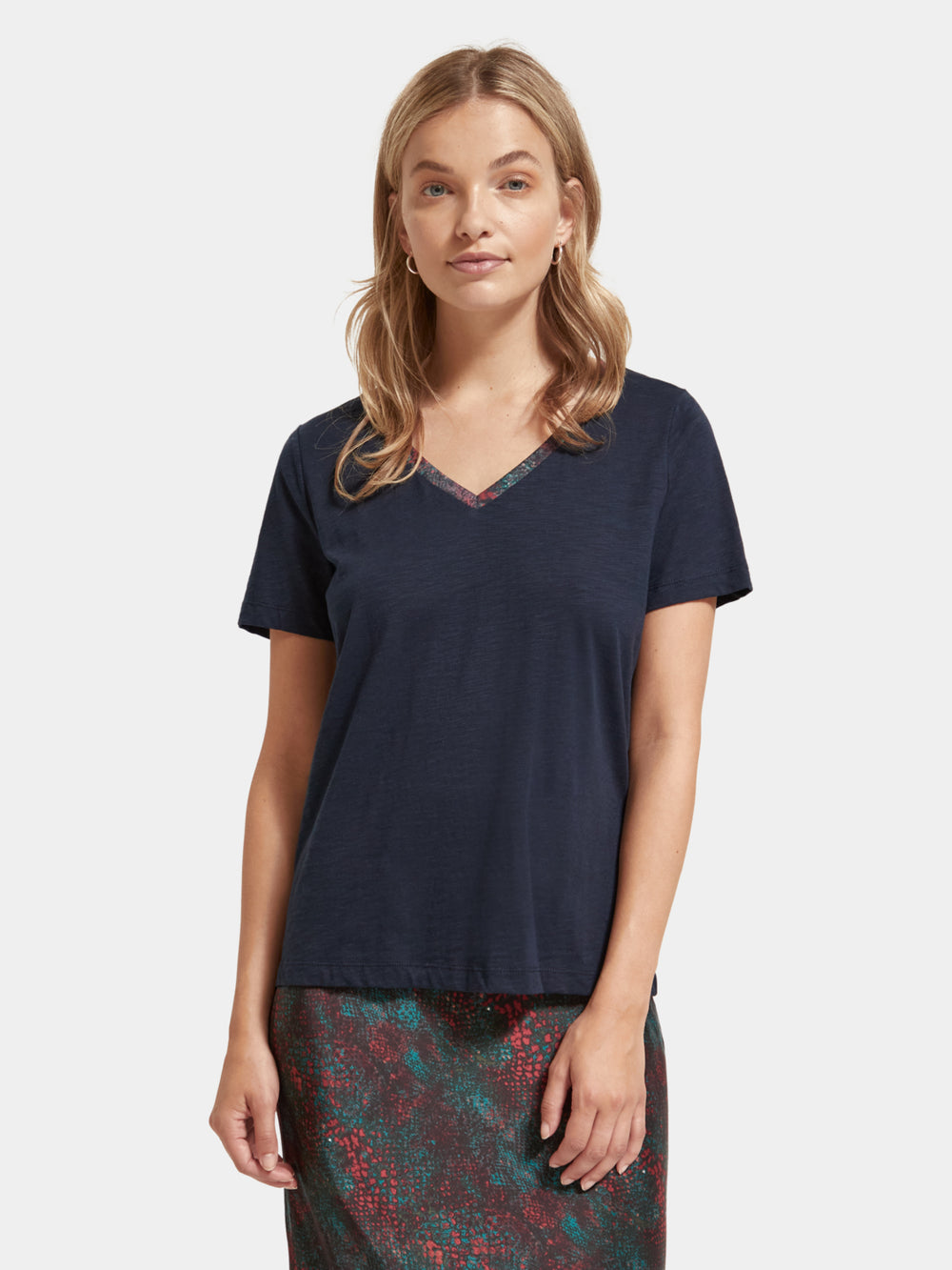 Contrast neckline v-neck t-shirt - Scotch & Soda NZ