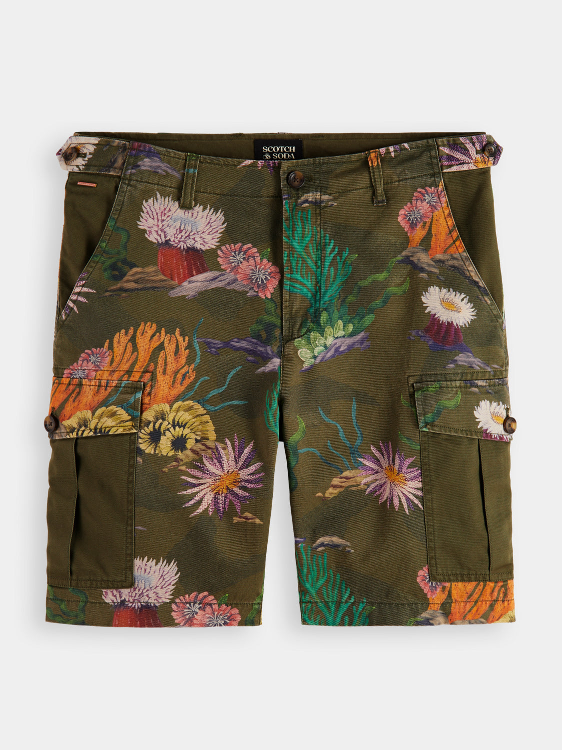 Printed cargo shorts