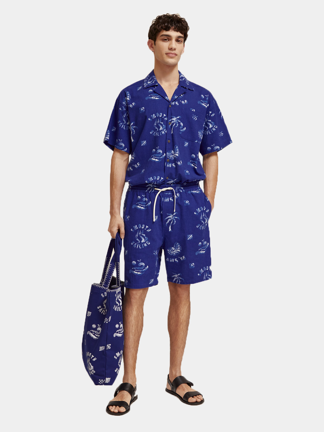 SCOTCH & SODA Fave printed shorts featuring colorful patterns and a relaxed fit, perfect for casual summer wear.