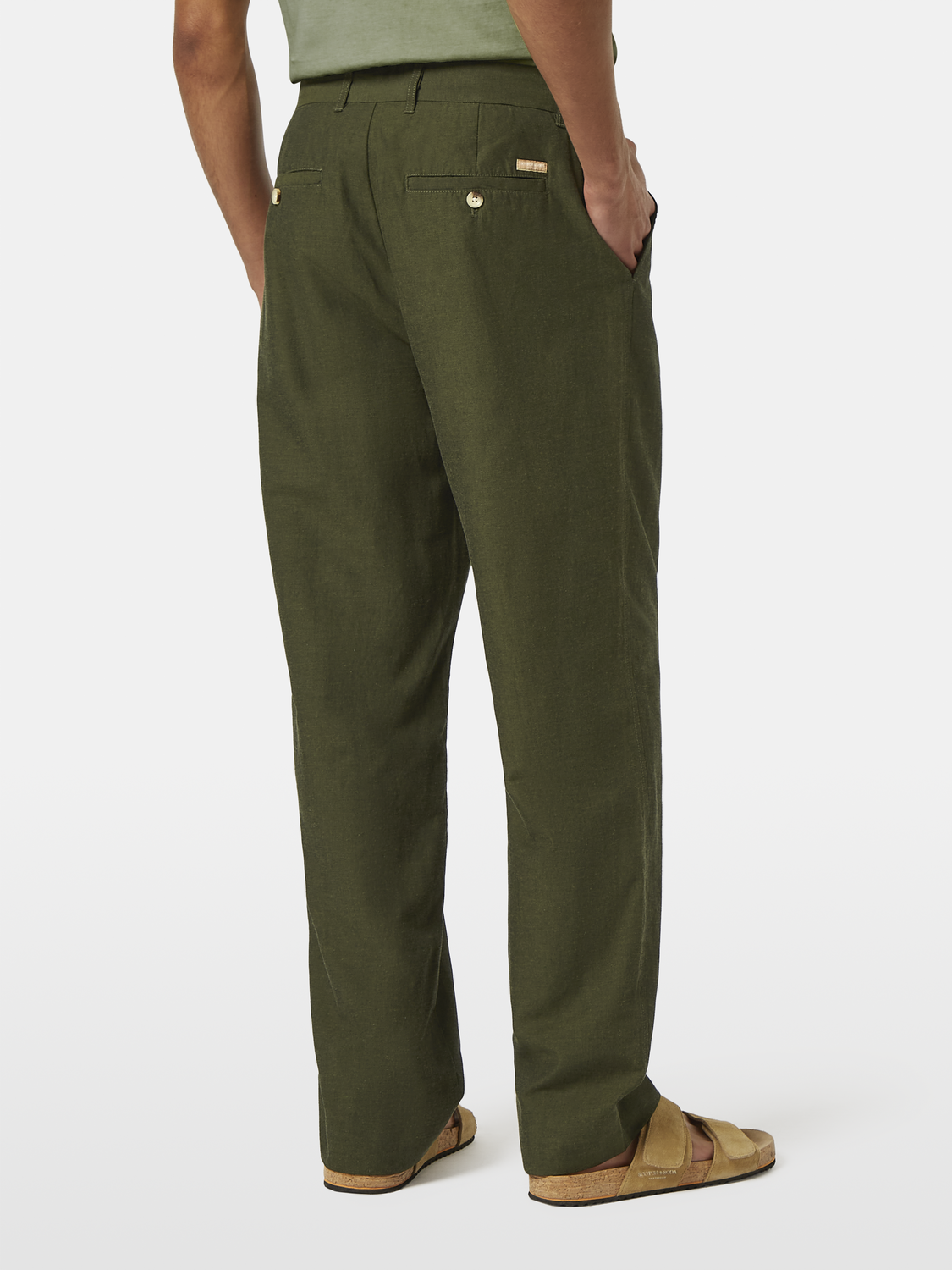 Scotch & Soda Otis straight-fit chinos pants in dark crimson with back pockets, shown from the rear angle.
