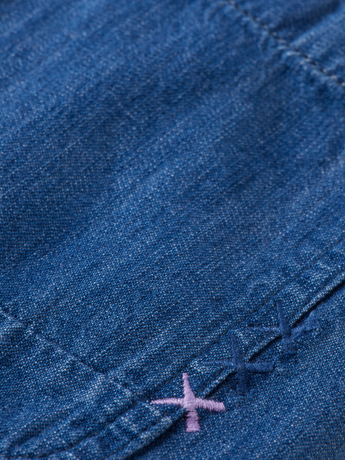 Lightweight denim pants from Scotch & Soda with a relaxed fit, classic five-pocket design, and casual style.