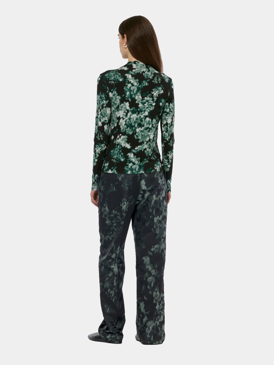SCOTCH & SODA ripple straight-fit pants shown from the back with a clean, tailored design and classic fit.