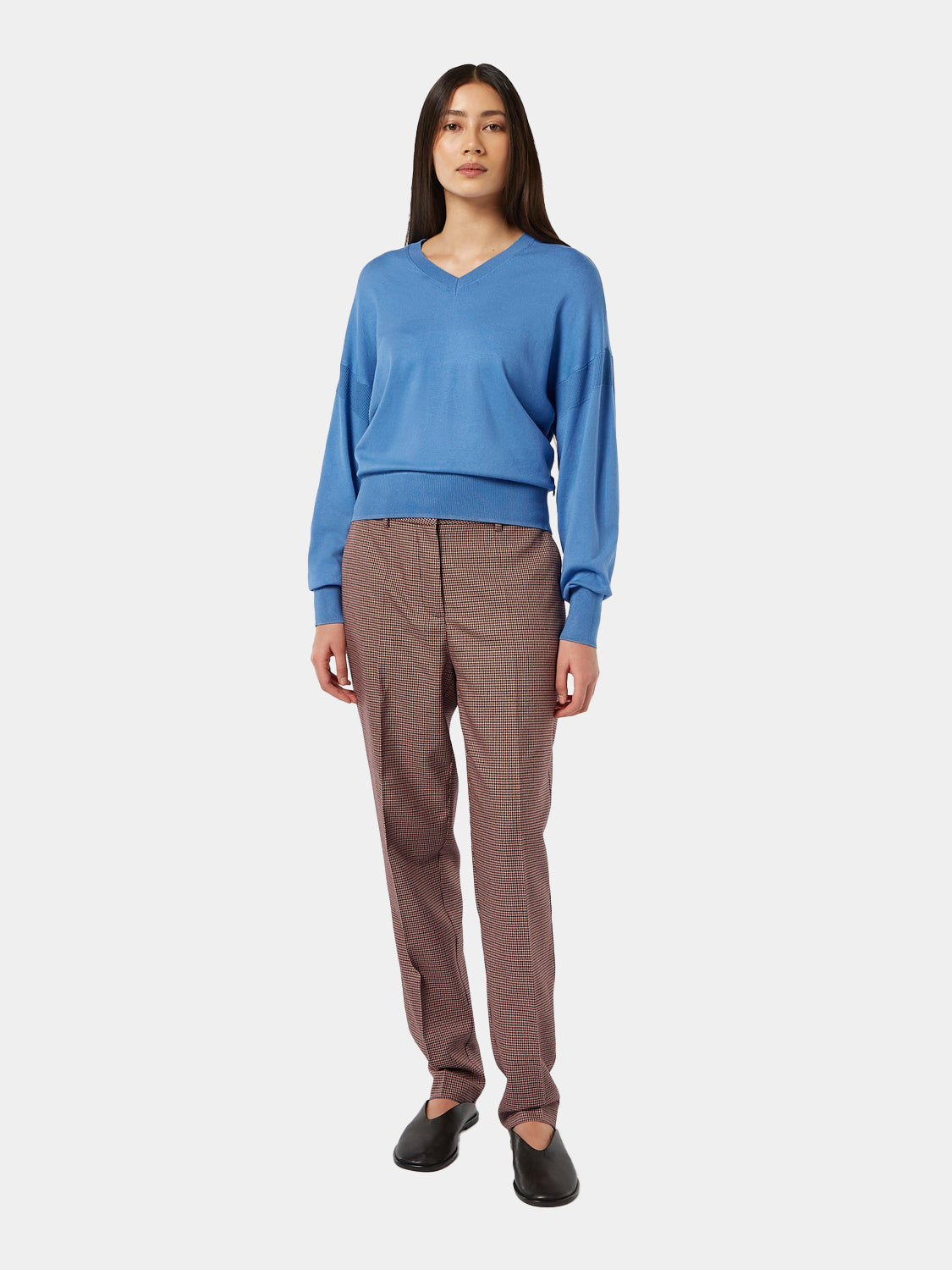 V-neck relaxed pullover