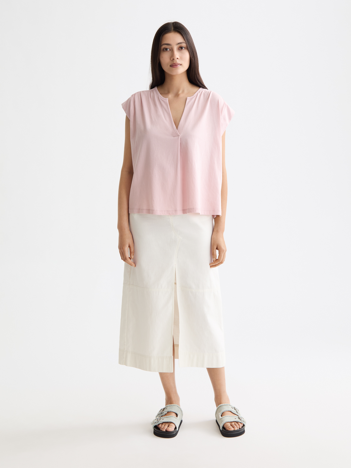 Drapey V-neck T-shirt from Scotch & Soda, short sleeve tee with relaxed fit and soft fabric, shown in a natural draping style.