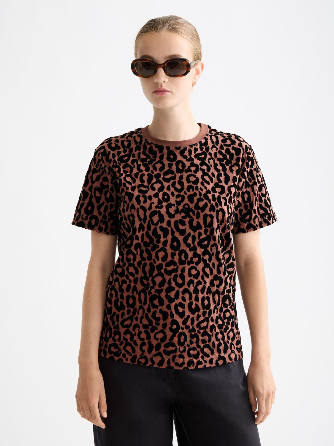 Scotch & Soda flock T-shirt, short-sleeve casual tee with flock design, displayed on a model.