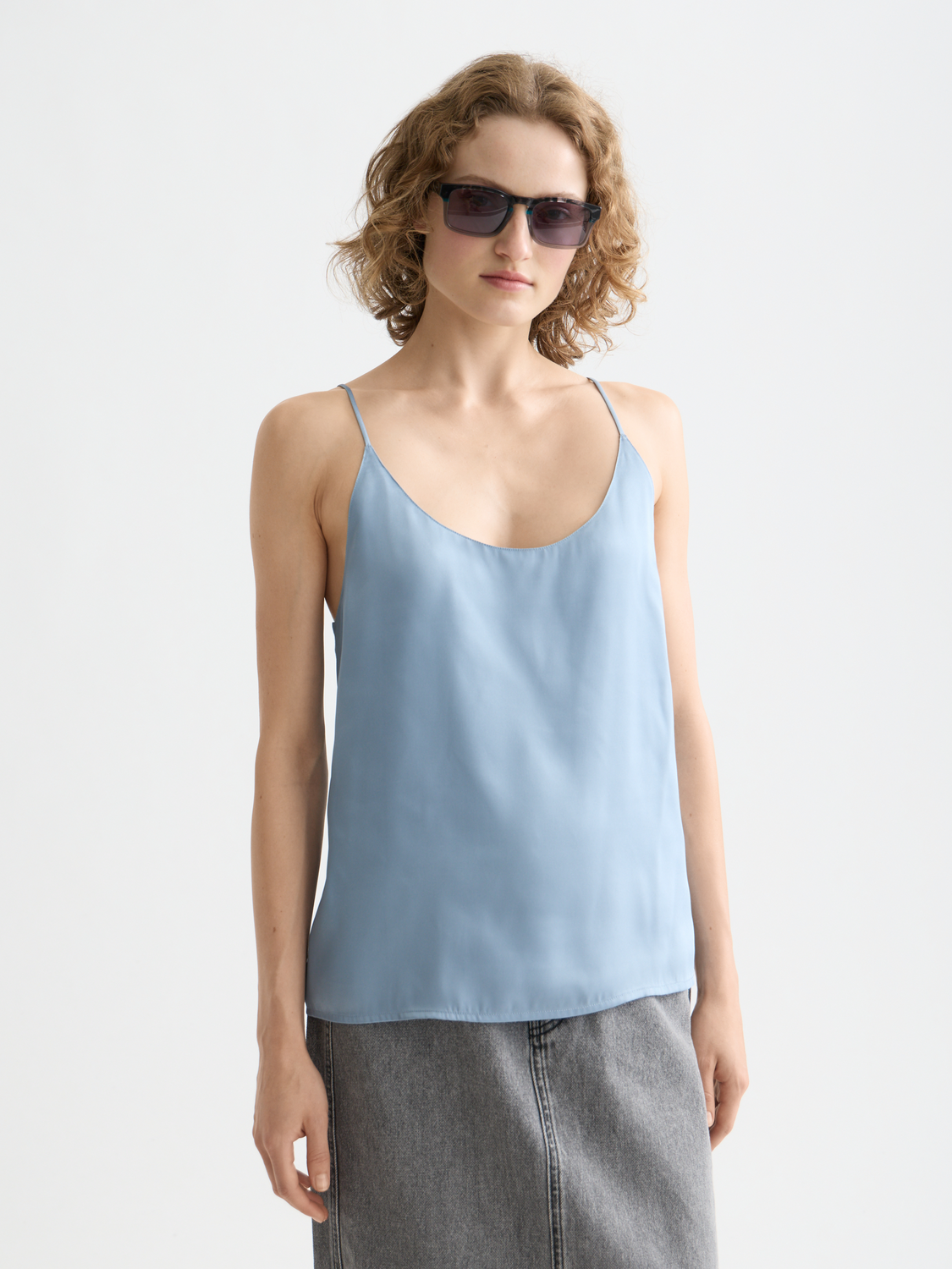 Scotch & Soda men's woven tank top with a relaxed fit, featuring a stylish jersey fabric in a versatile design.