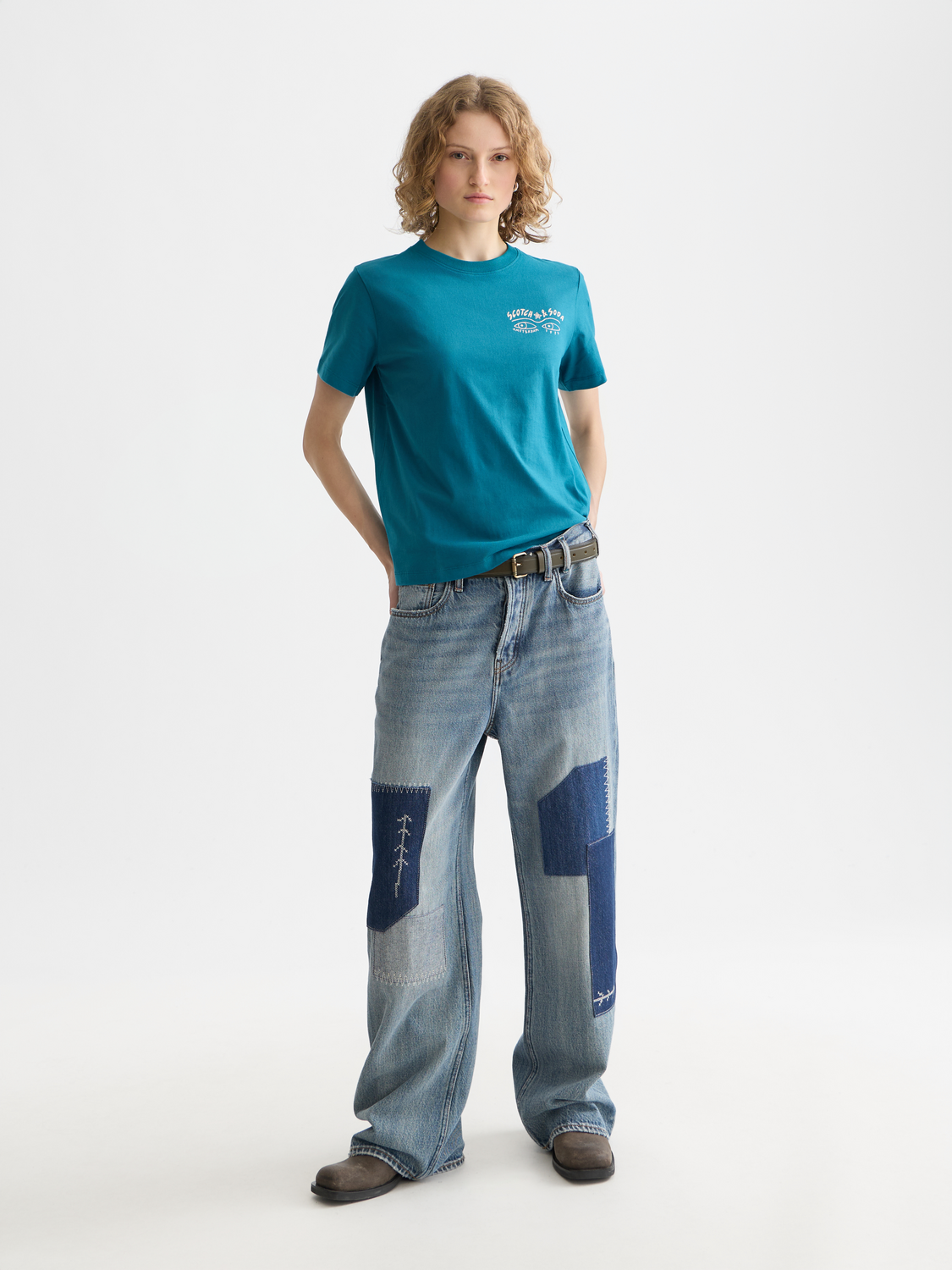 SCOTCH & SODA chest artwork short-sleeve T-shirt front view
