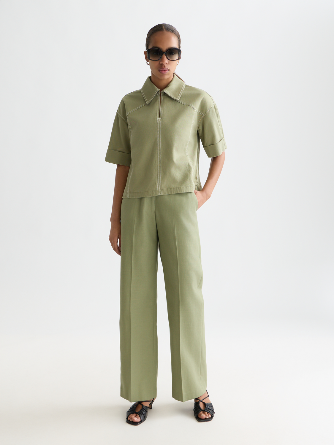 Short-sleeved utility shirt