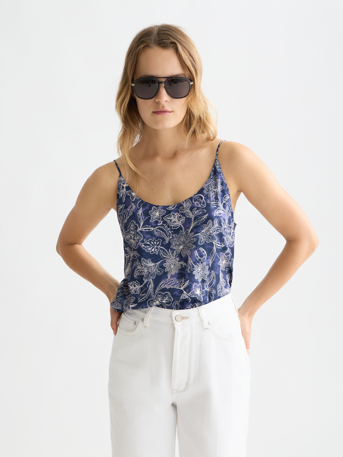 Scotch & Soda jersey woven tank top in neutral color, featuring a relaxed fit and sleeveless design for casual wear.