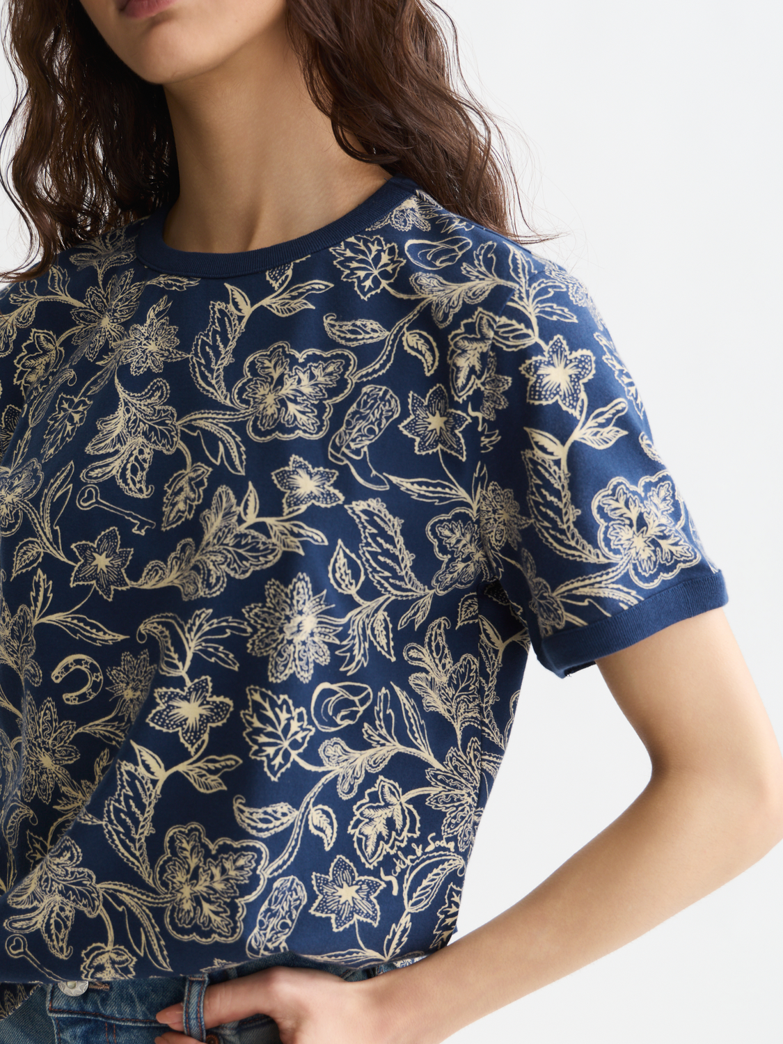 Printed Scotch & Soda short-sleeve T-shirt featuring a colorful graphic design on soft fabric.