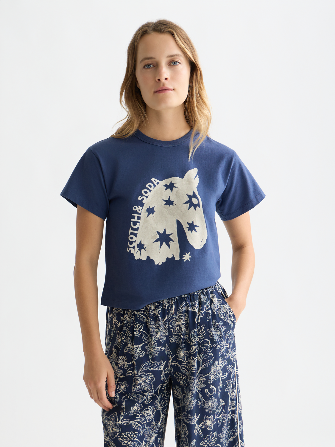 Short-sleeve Scotch & Soda artwork T-shirt with colorful graphic design on front, casual style, white fabric.