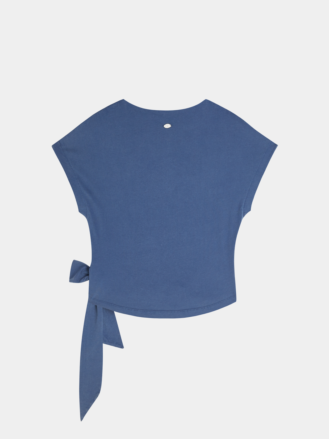Black knotted Scotch & Soda short-sleeve t-shirt with a relaxed fit and casual style, displayed on a hanger.