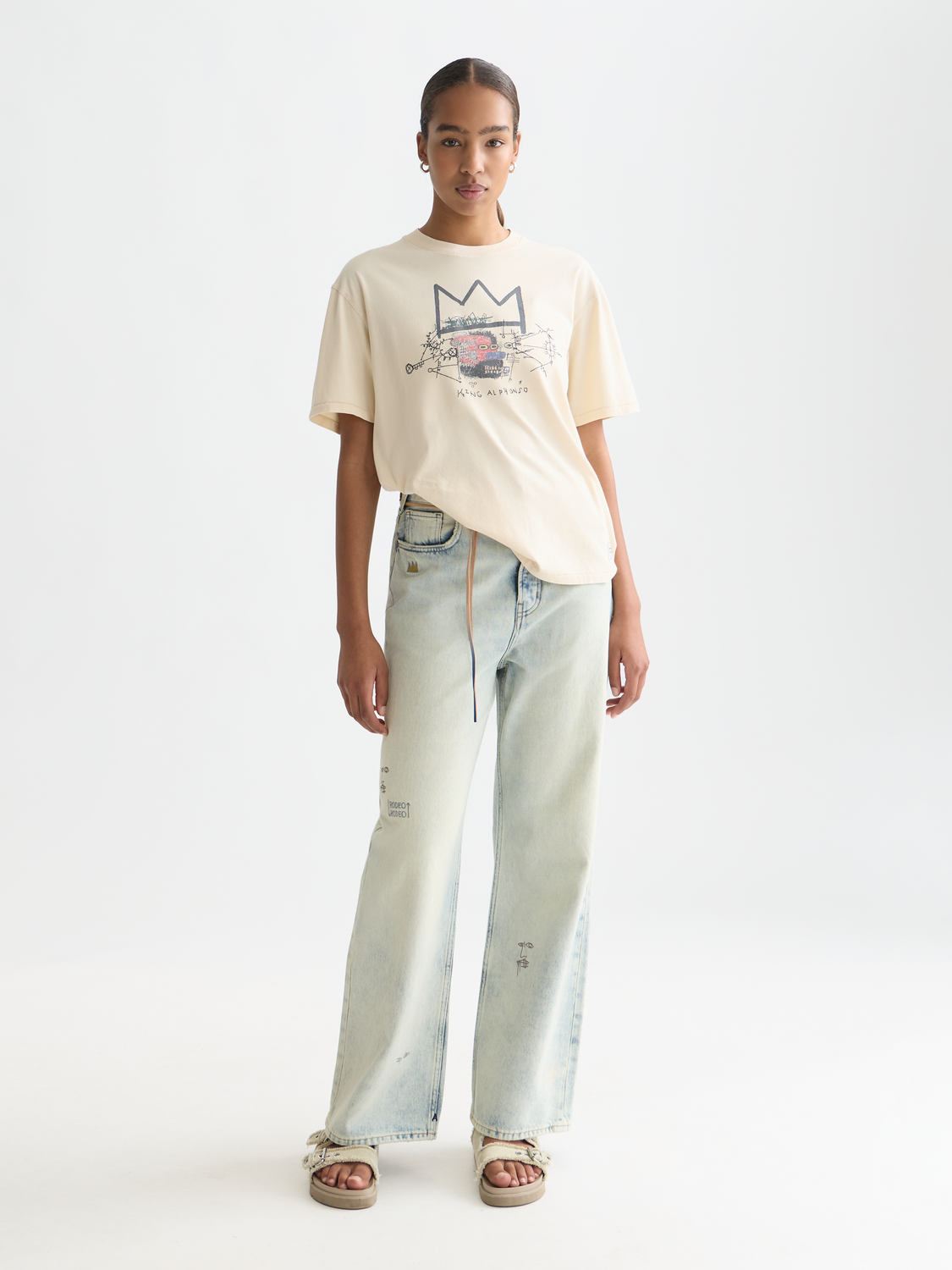 Scarlet S&S x Basquiat washed artwork T-shirt featuring a vibrant, artistic graphic design from Scotch & Soda, short-sleeve style.