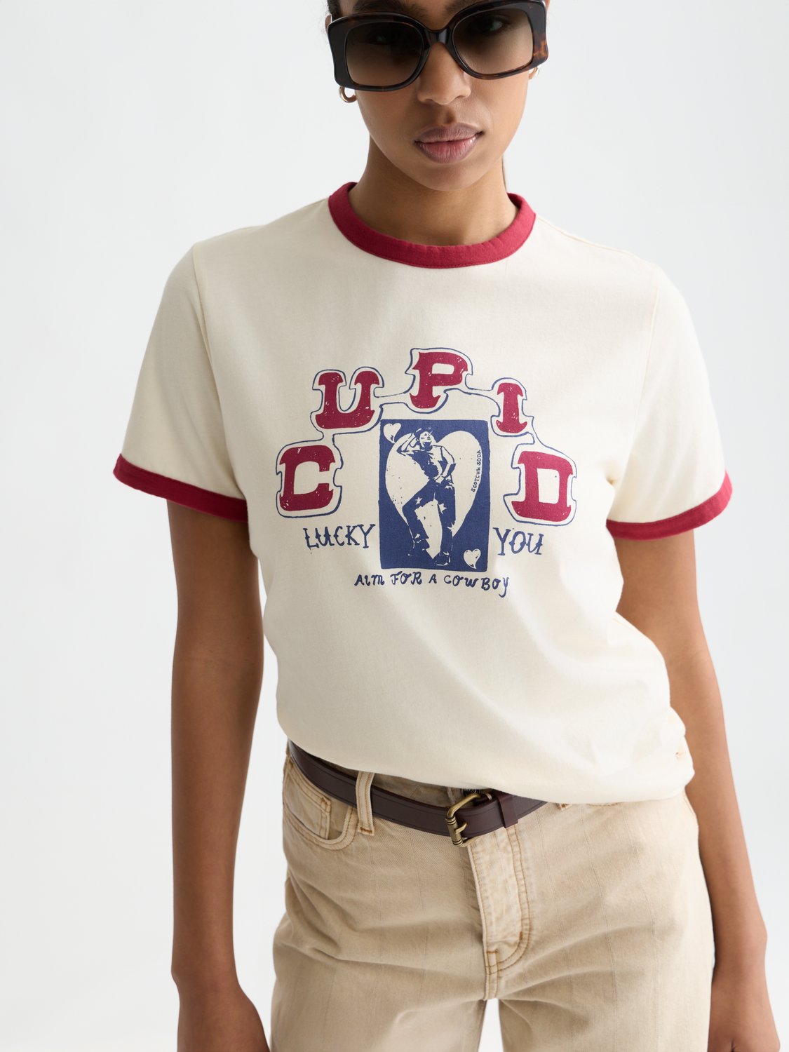 Contrast binding SCOTCH & SODA short-sleeve T-shirt with stylish details and classic fit, shown on a model.