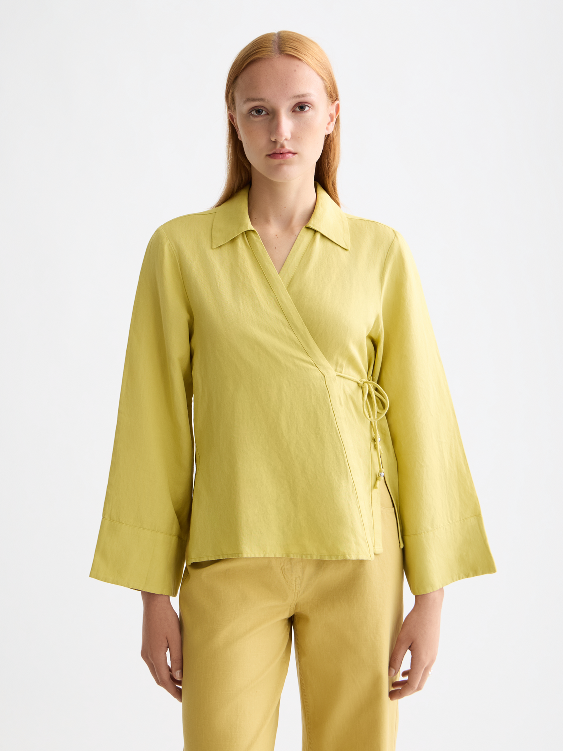 Long sleeve Scotch & Soda wrap shirt featuring a stylish pattern, button-front closure, and classic collar.