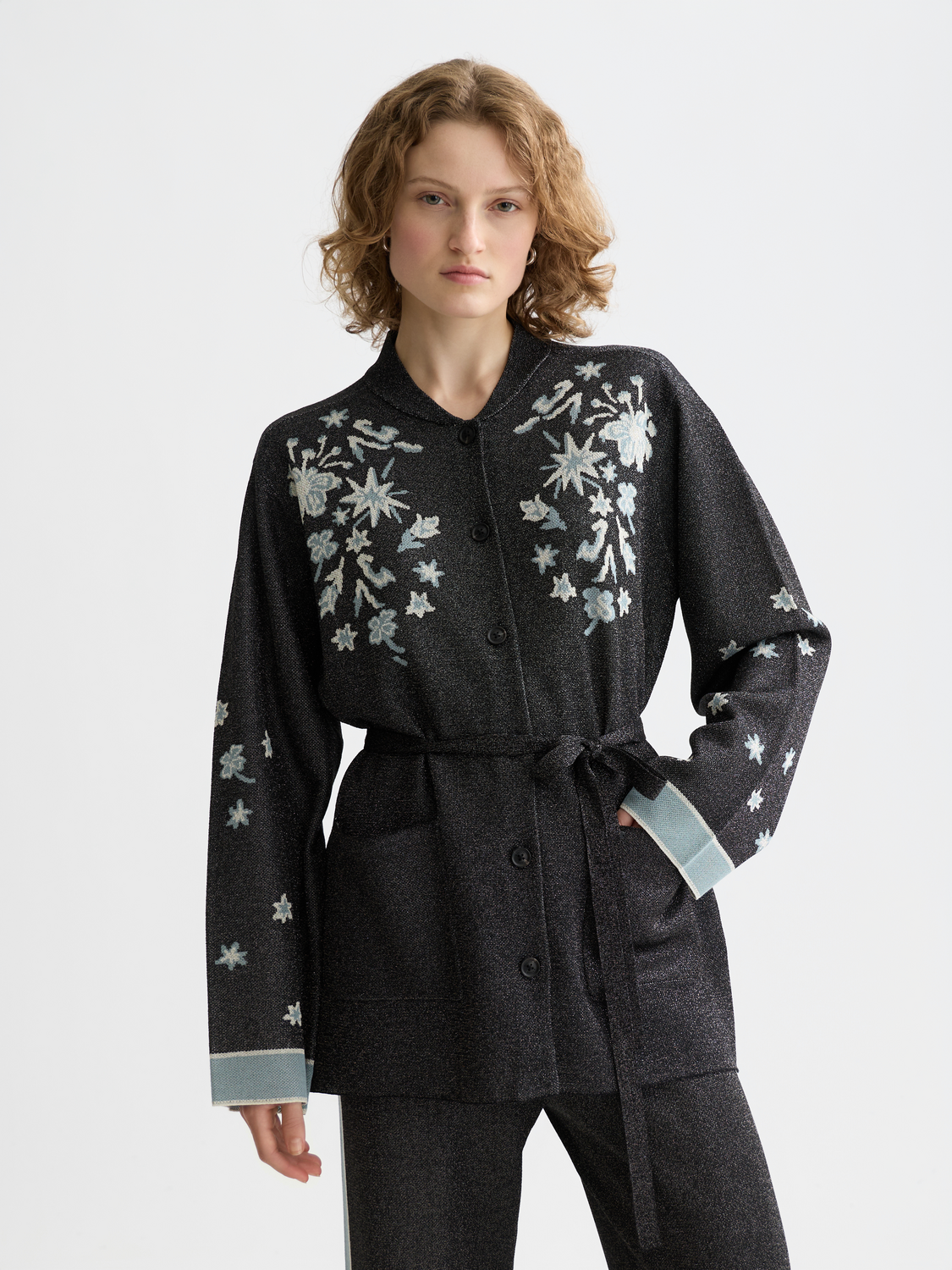 Jacquard knitted jacket by Scotch & Soda, featuring intricate knit pattern, front view, stylish and cozy knitwear for men.