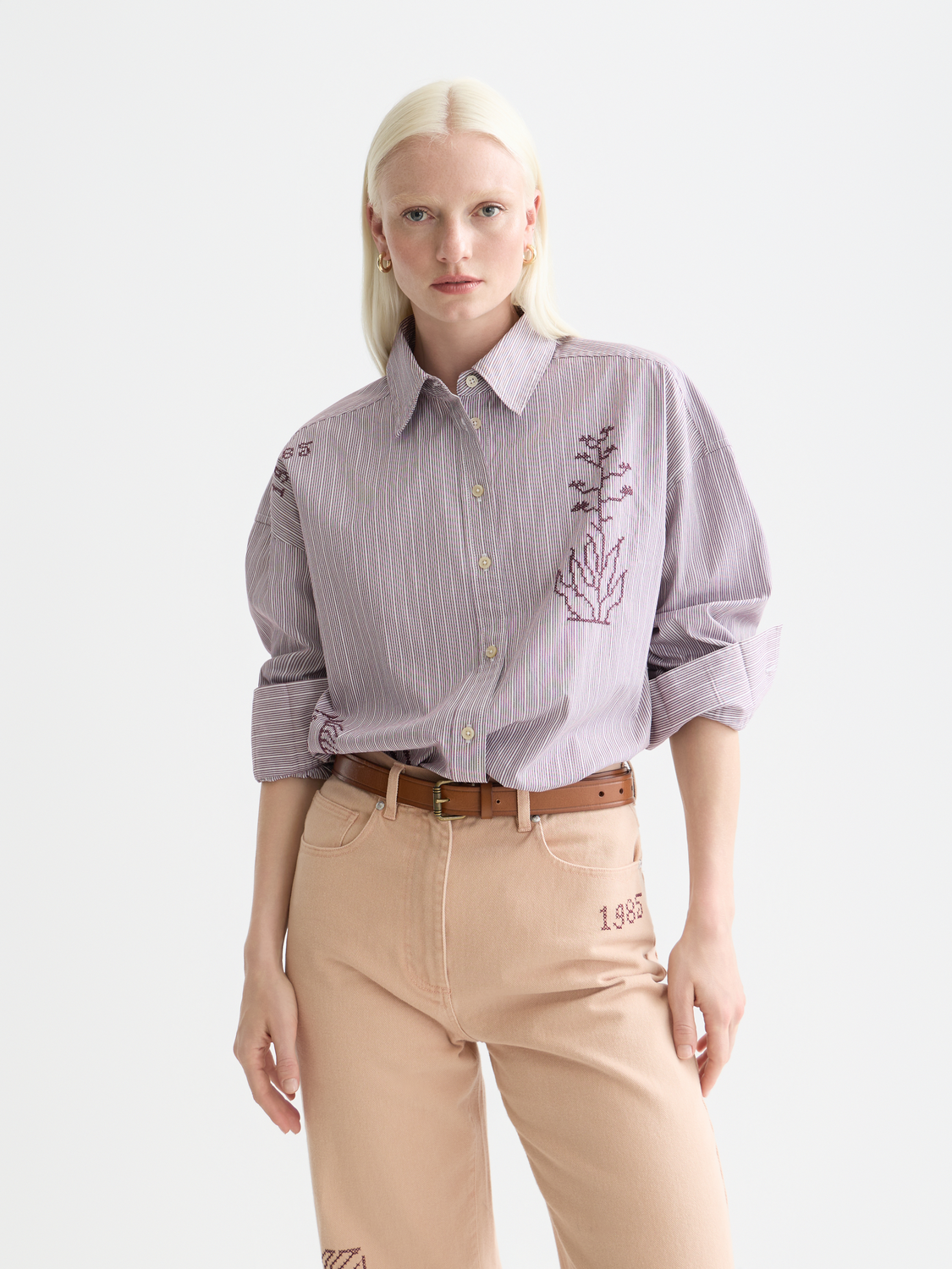 Long-sleeve embroidered girlfriend shirt by Scotch & Soda featuring detailed floral embroidery on soft fabric.