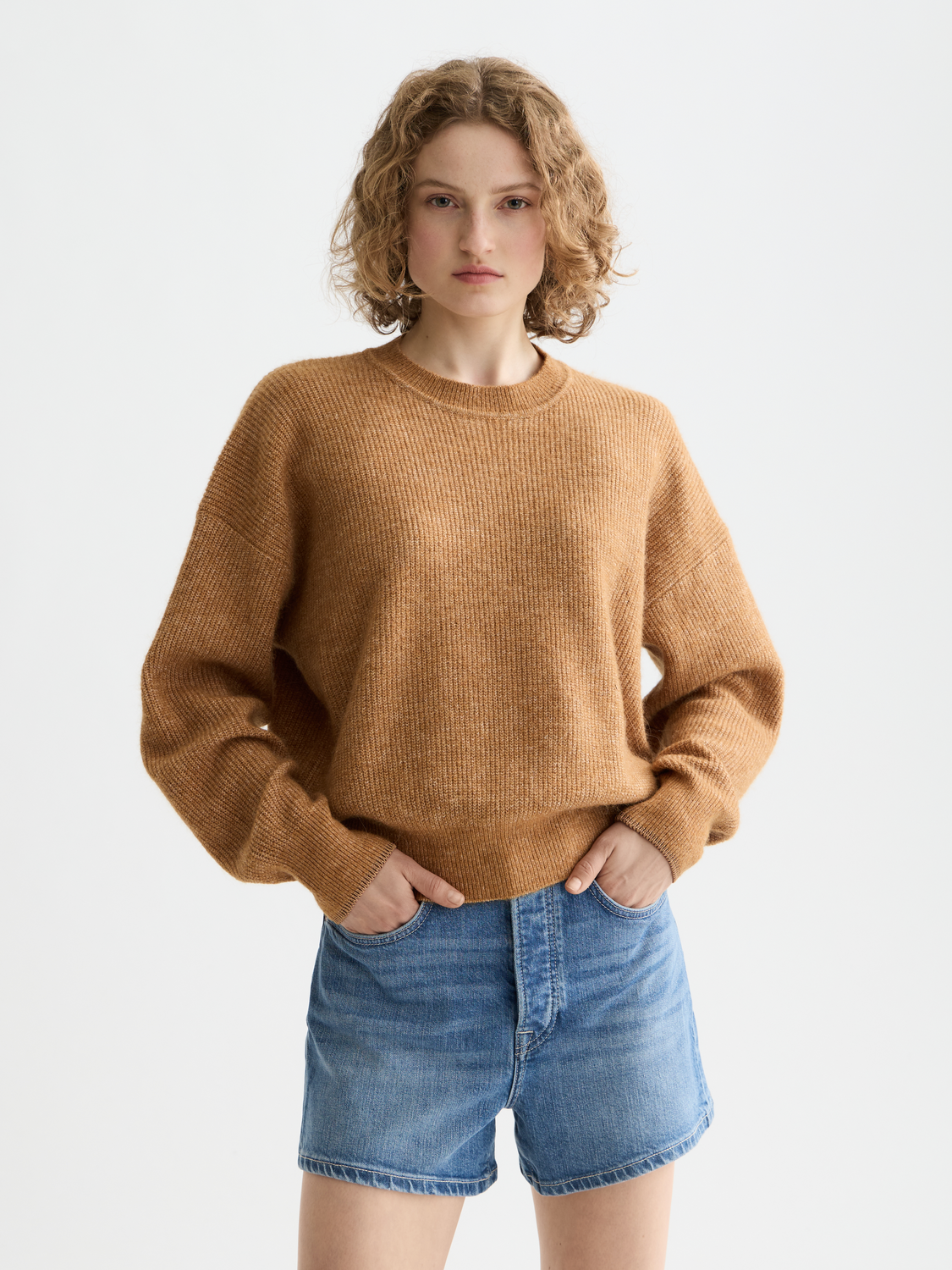 Grey Scotch & Soda crewneck pullover knitwear with ribbed cuffs and neckline, displayed on a model.