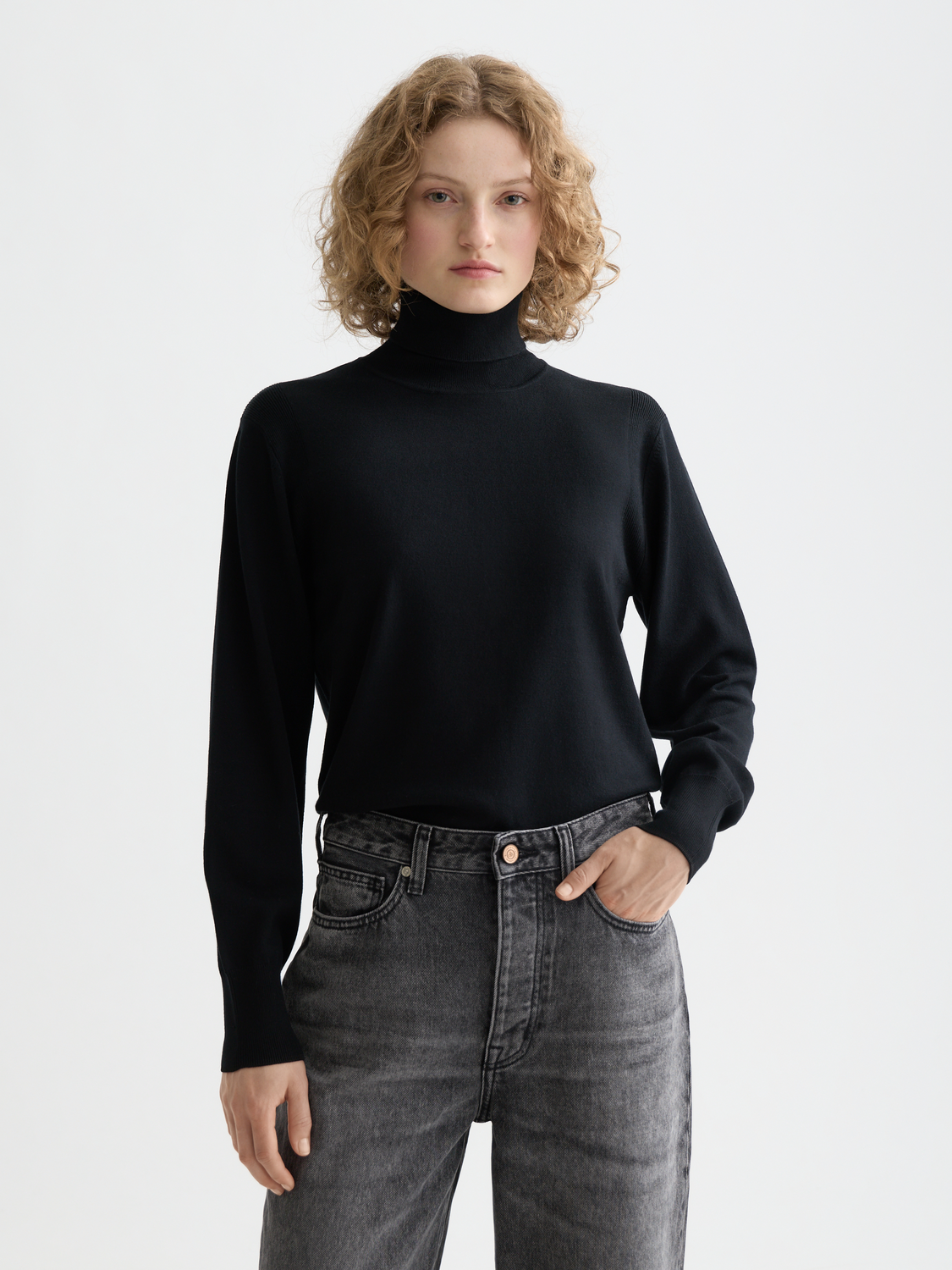 Relaxed knitwear roll neck pullover by Scotch & Soda, featuring a cozy, soft fabric in a casual style.