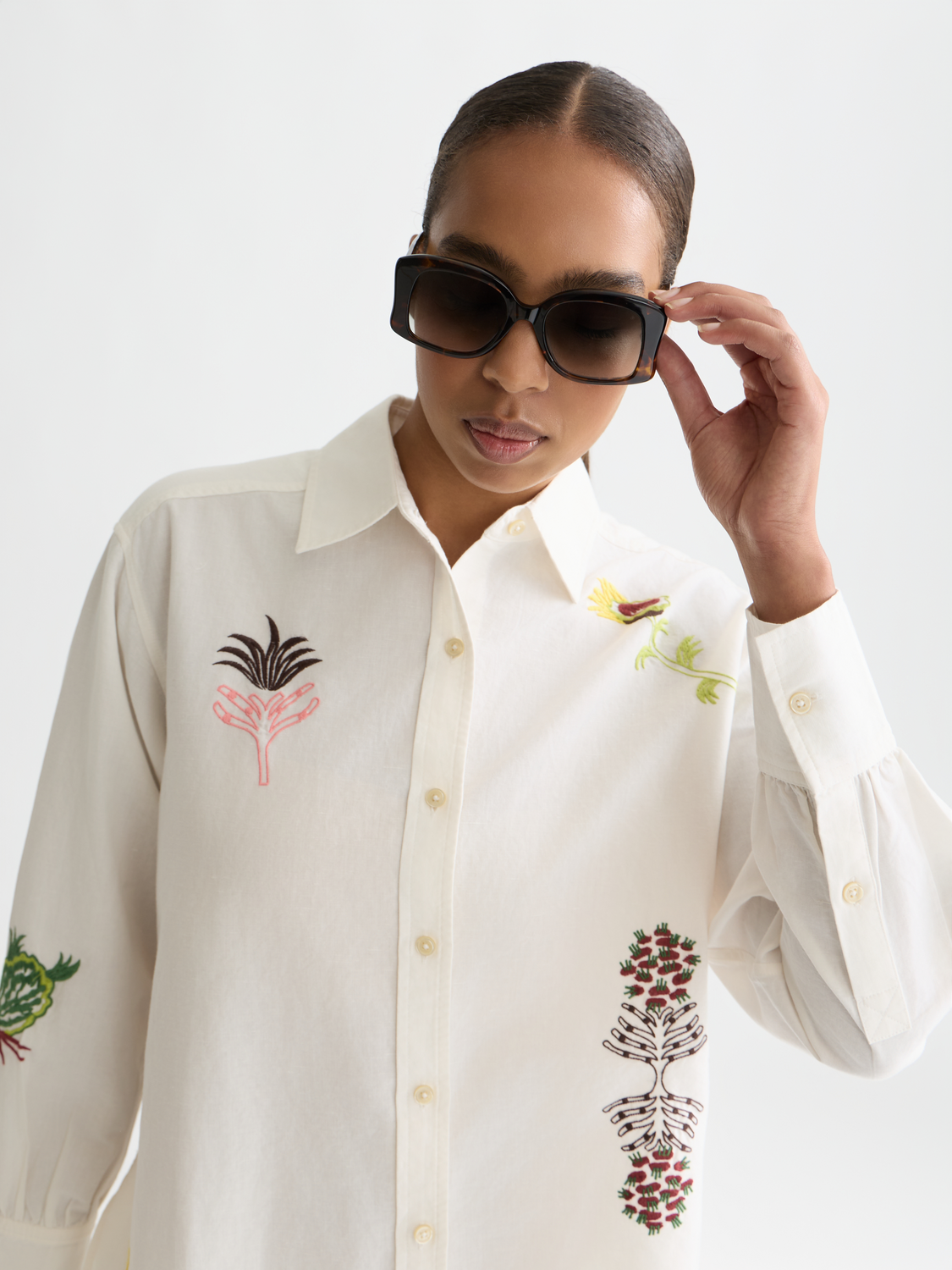 Long sleeve embroidered girlfriend shirt by Scotch & Soda, featuring detailed floral embroidery and a casual fit.
