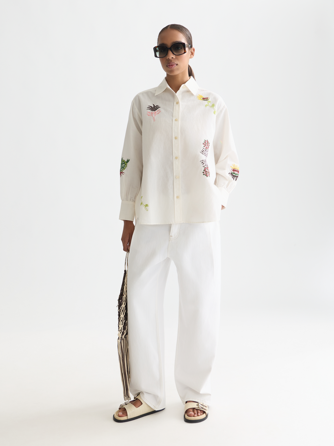 Long-sleeve Scotch & Soda embroidered girlfriend shirt with floral details, featuring a relaxed fit and stylish design.
