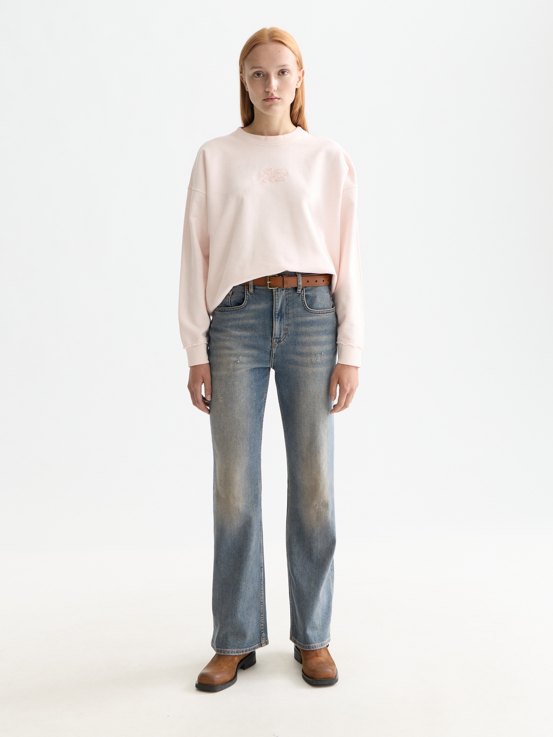 Logo oversized sweatshirt from Scotch & Soda, featuring a relaxed fit and bold front logo design in soft sweatshirt fabric.