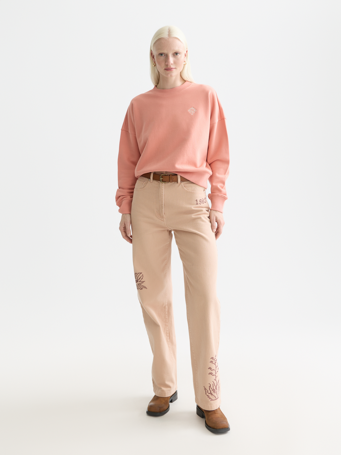 Scarlet embroidered logo sweatshirt from Scotch & Soda, featuring a cozy fit and stylish design.