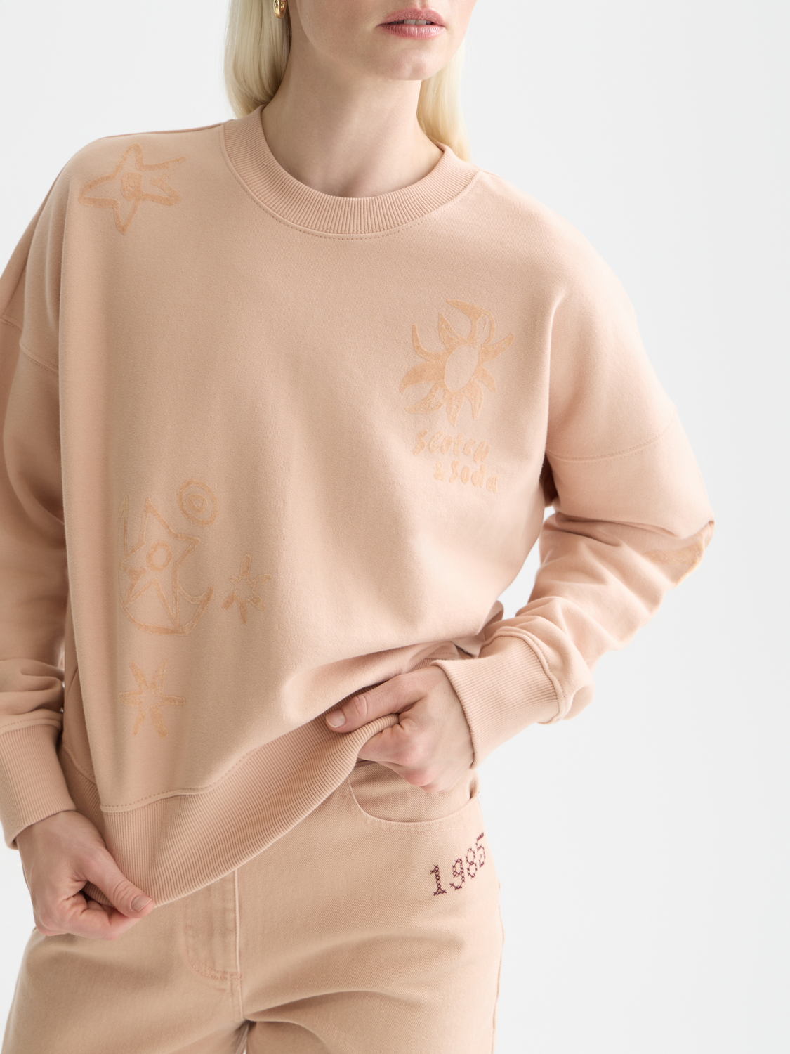 SCOTCH & SODA sweatshirt with flock print in a soft, casual design