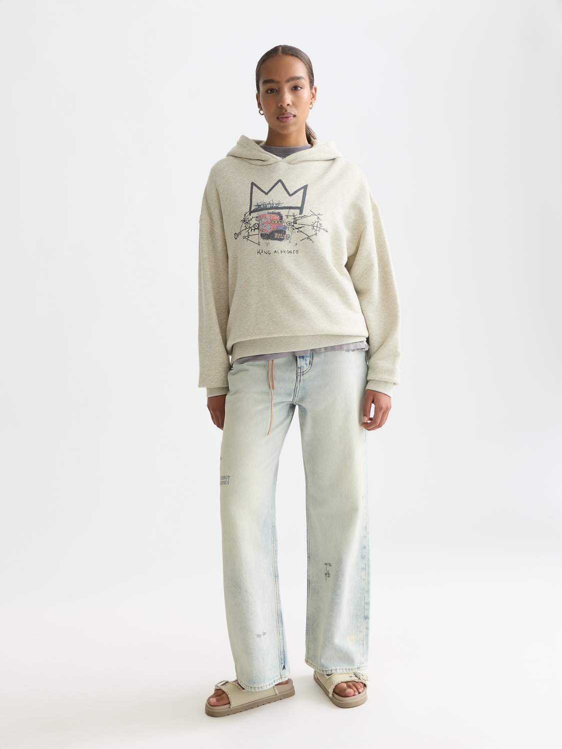 Scotch & SODA washed artwork hoodie featuring Basquiat-inspired print, soft sweats fabric, casual streetwear style.