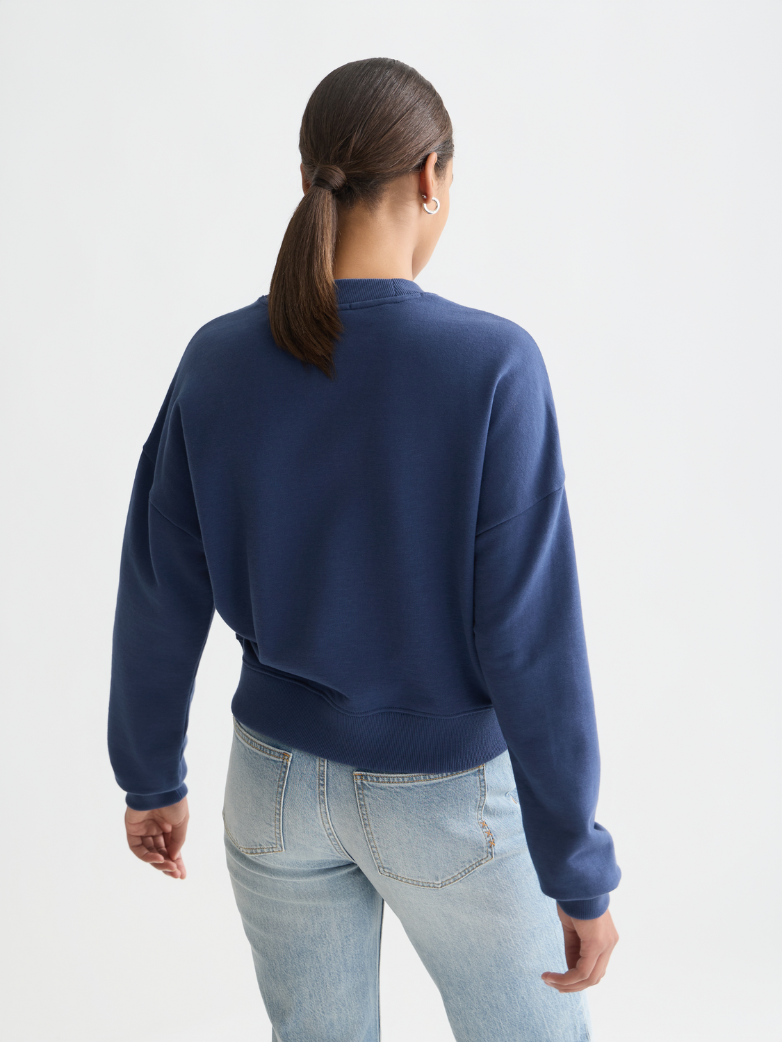 SCOTCH & SODA artwork sweatshirt showing a colorful graphic design on the back, casual fit, soft fabric, and modern style.
