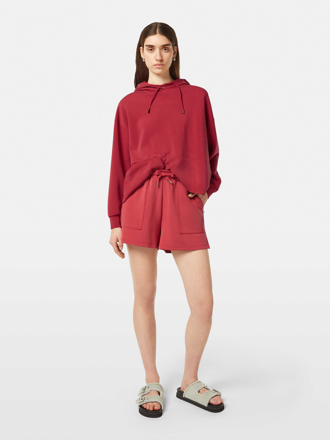 SCOTCH & SODA Tencel shorts in a relaxed fit, front view, lightweight fabric with clean styling