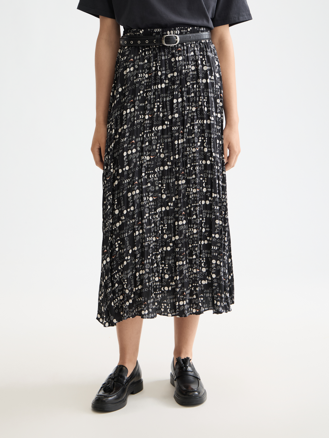 Crinkle pleated midi skirt by Scotch & Soda, shown in a flowing design with a high waist and textured fabric.