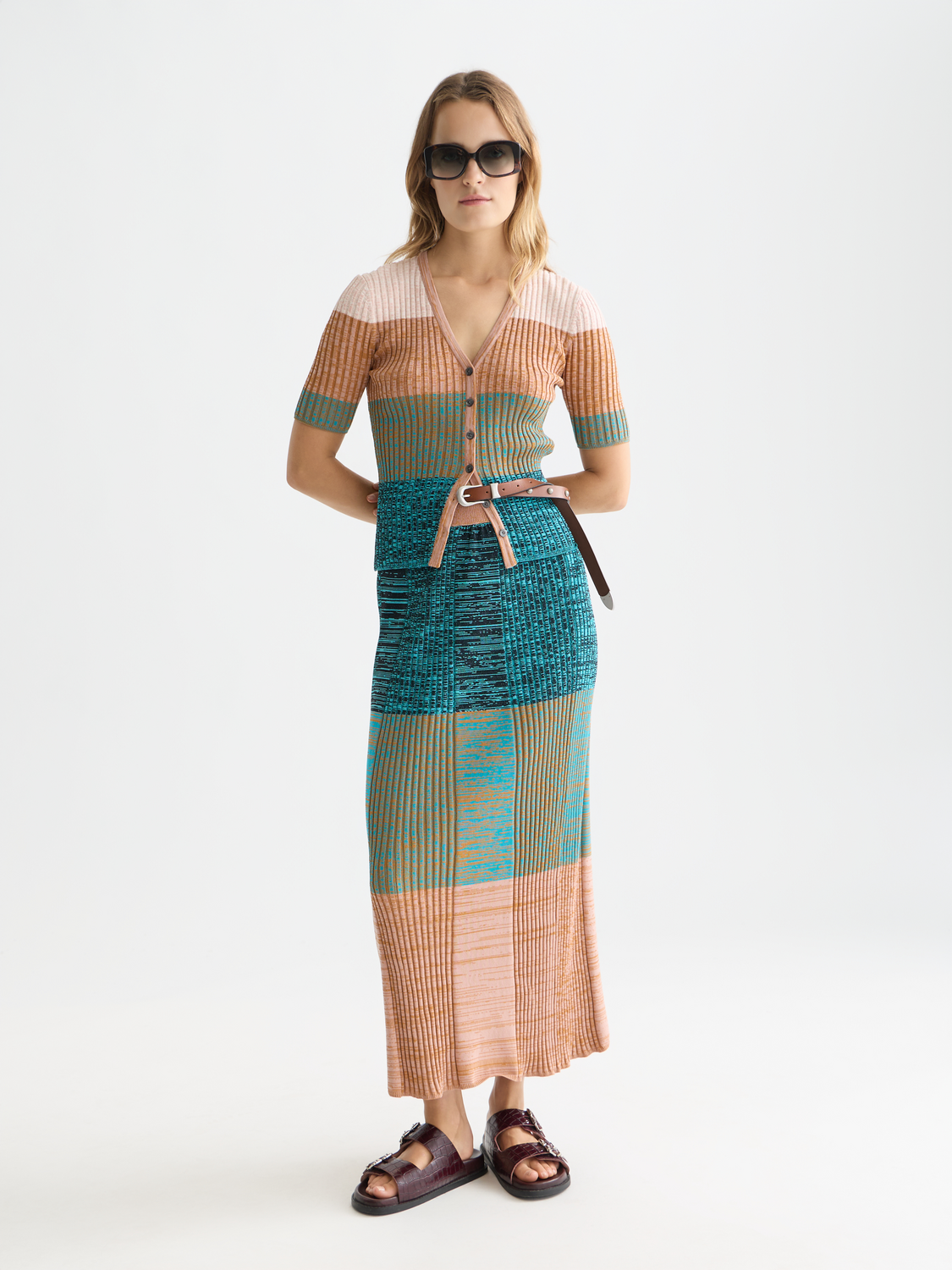 Maxi ribbed skirt from Scotch & Soda featuring a fitted waist and flowing length in soft ribbed fabric.