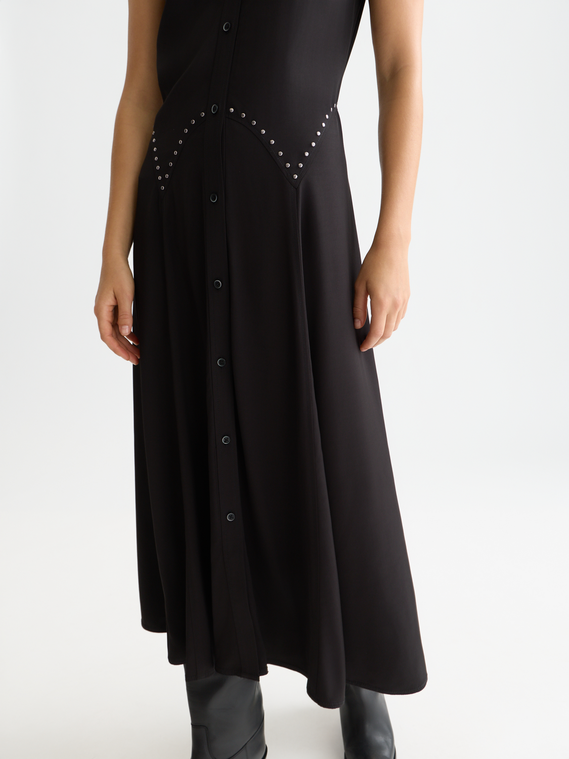 Scotch & Soda studded button midi dress with a fitted silhouette, featuring metal button details and a stylish midi length.