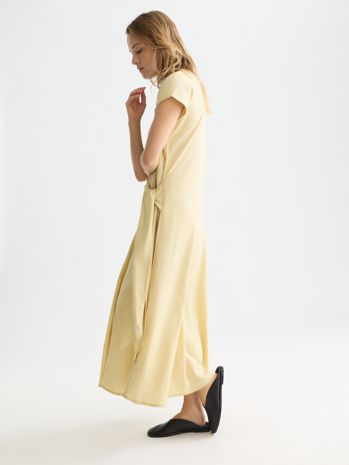 Linen-blend tie dress by SCOTCH & SODA featuring a relaxed fit, tie waist, and soft fabric in a stylish, casual design.