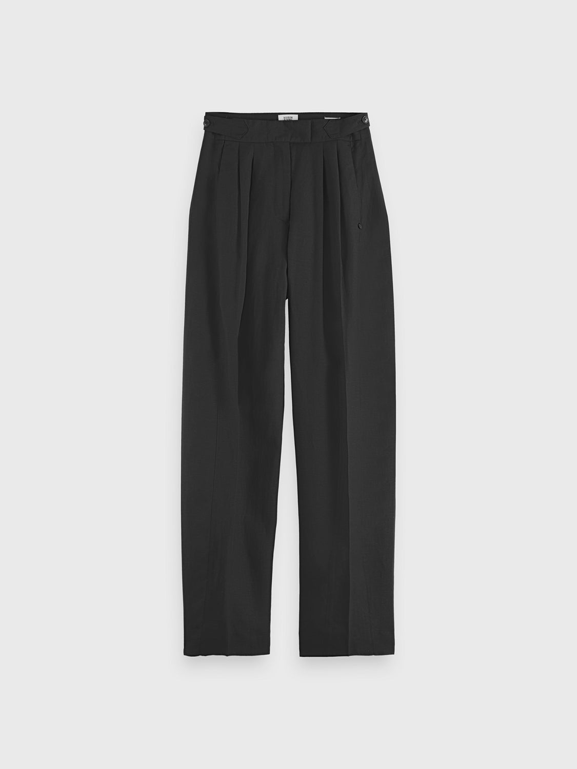 Scotch & Soda Quinn pleated pants in neutral fabric, front view showing tailored design and pleats for a stylish look.