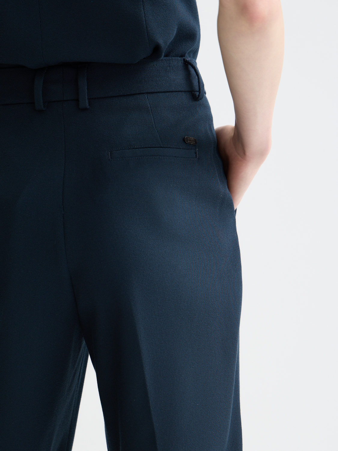 SCOTCH & SODA Robyn tapered leg pants in a slim silhouette, shown in a neutral color DC