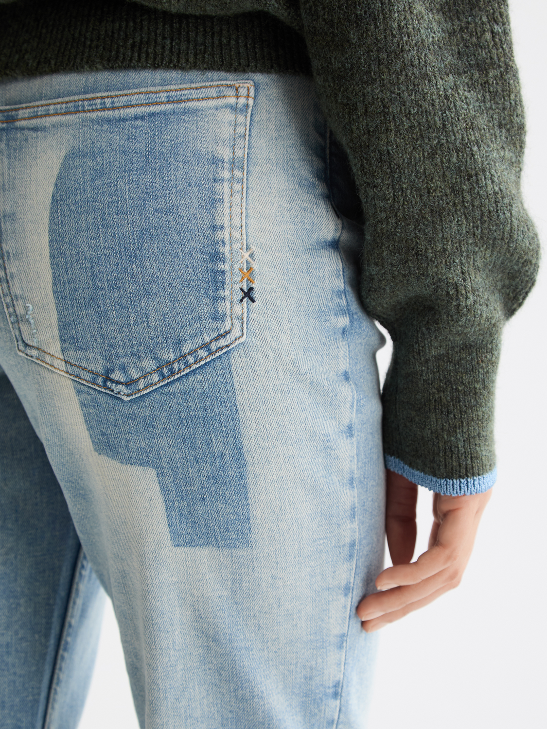 SCOTCH & SODA Glow bootcut jeans in blue denim with a classic five-pocket design