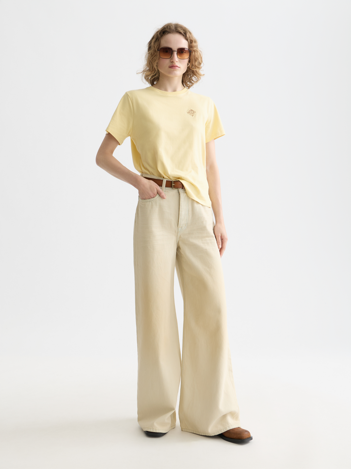 SCOTCH & SODA Wave wide leg fit jeans in denim, front view